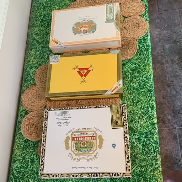 Cigar box set, 3 pieces excellent condition, awesome for storage or crafting - Picture 4 of 12
